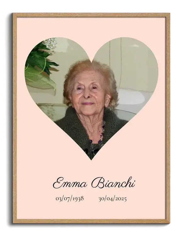 Collage Commemorativa a Cuore in Stampa Rosa